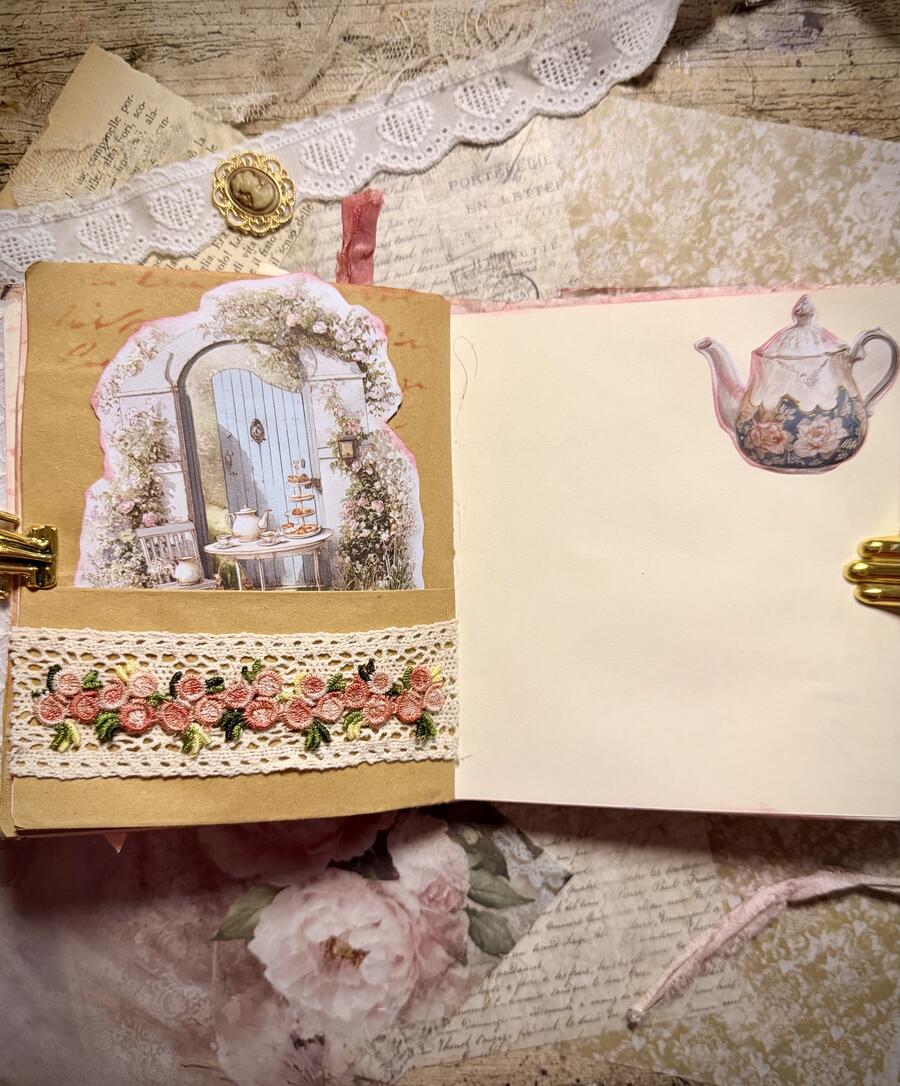 Tea & Roses - Junk Journal handmade