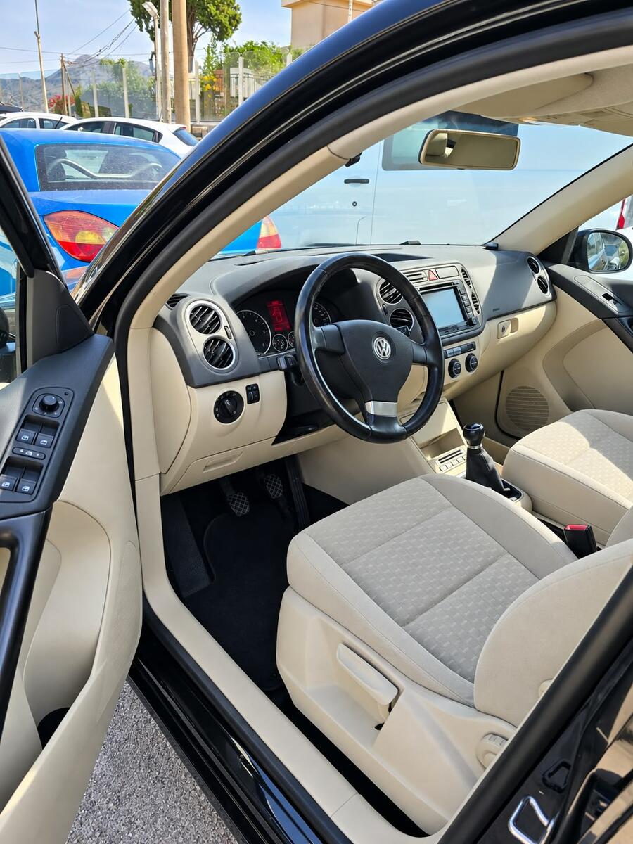 Volkswagen Tiguan 2.0 16V TDI DPF Track & Field (28°) 