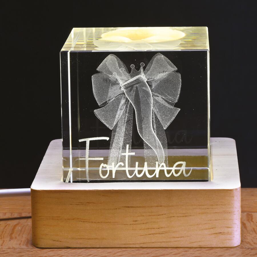 Wald Cubo in Vetro con Base in Legno e LED “Fortuna” — 5x5 cm, USB e interruttore