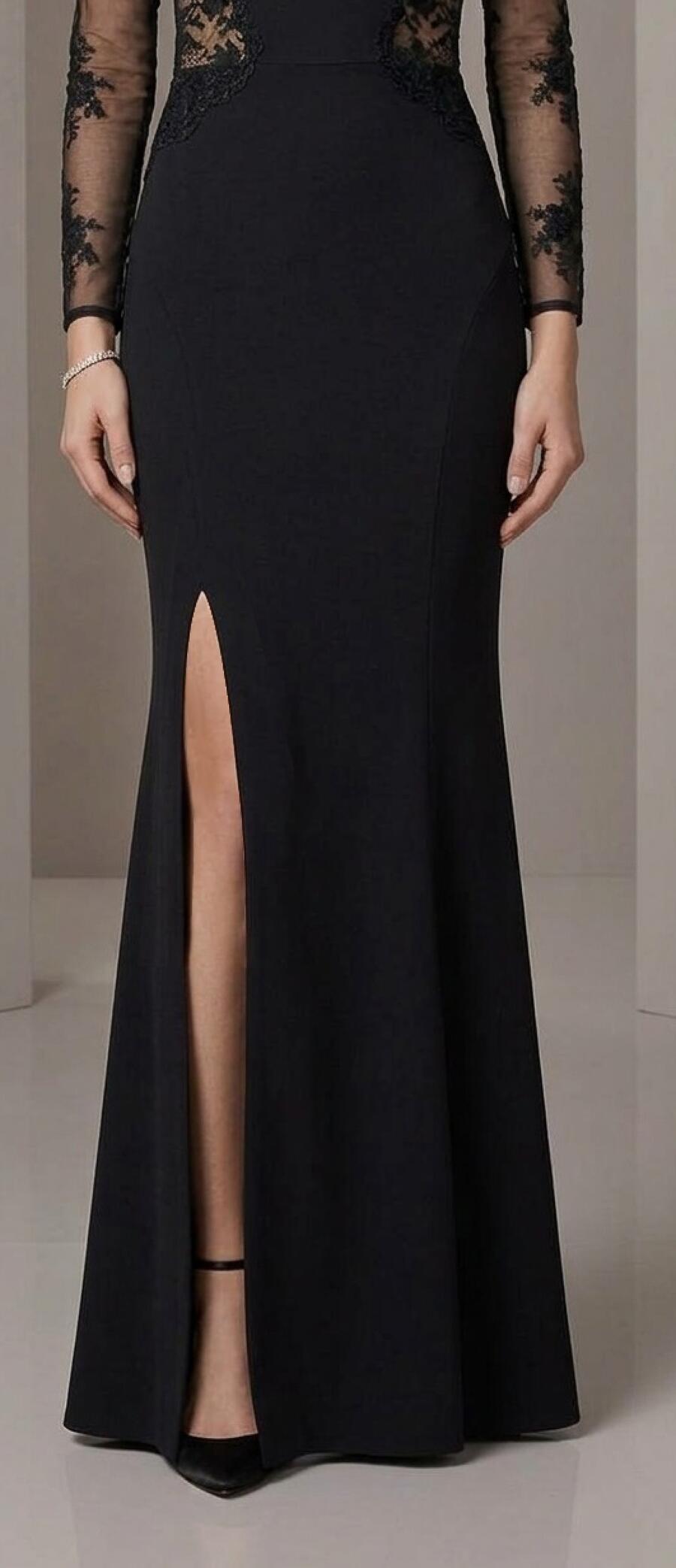 1068 Abito lungo in lycra elastica con pizzo strass e schiena scollata in trasparenza