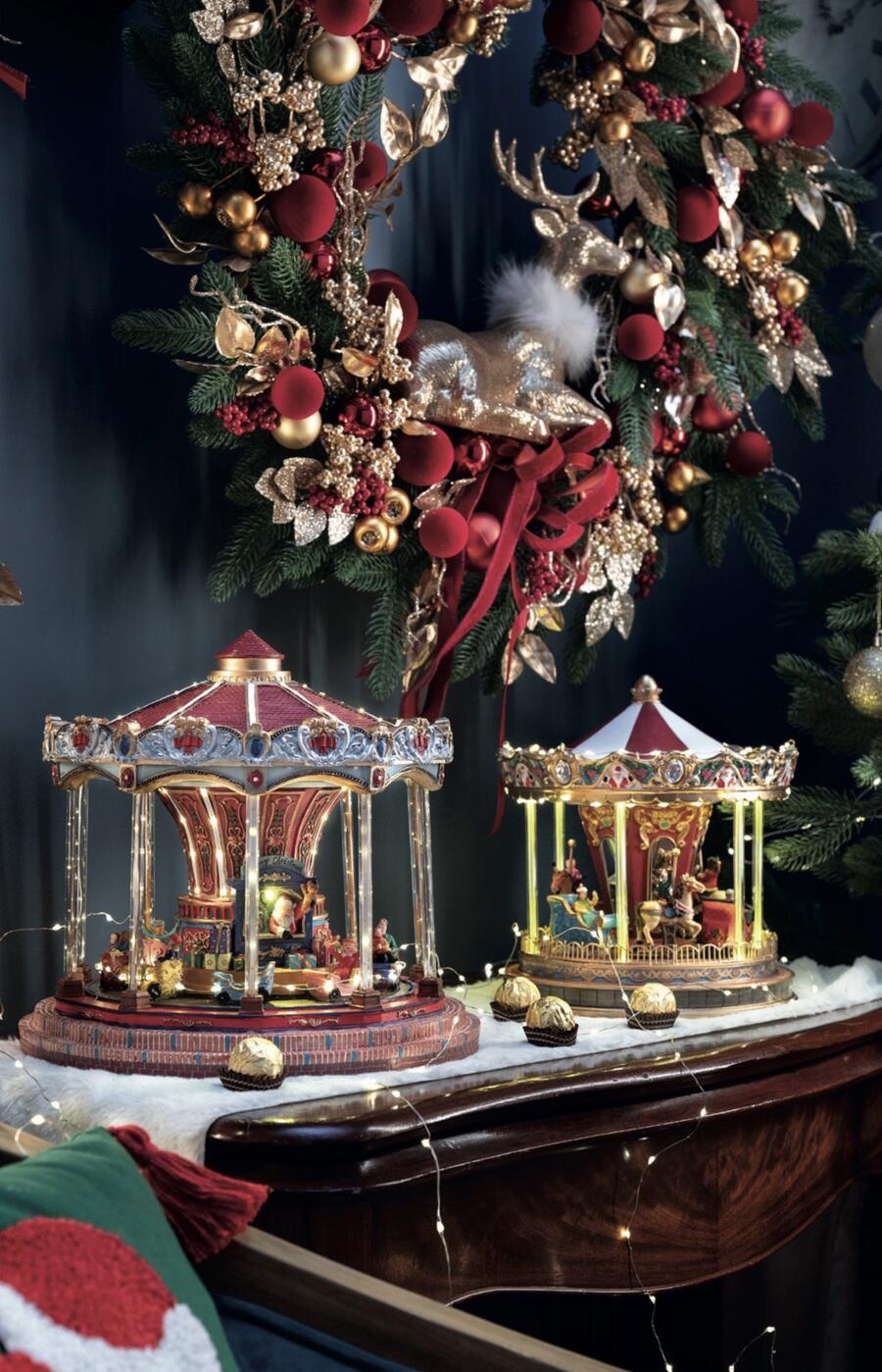 Henriette Ghirlanda Natalizia con Renna Oro ø80 cm – Collezione Royal Forest