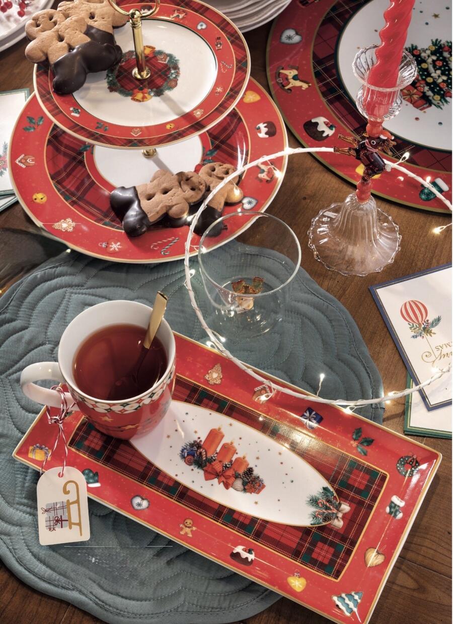 Henriette Alzata 2 Piani in Porcellana Tartan ø27 cm H.24 cm – Collezione Maison Noël