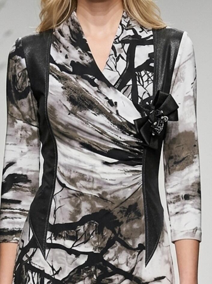 1069 Lined printed viscose sheath dress with faux leather inserts