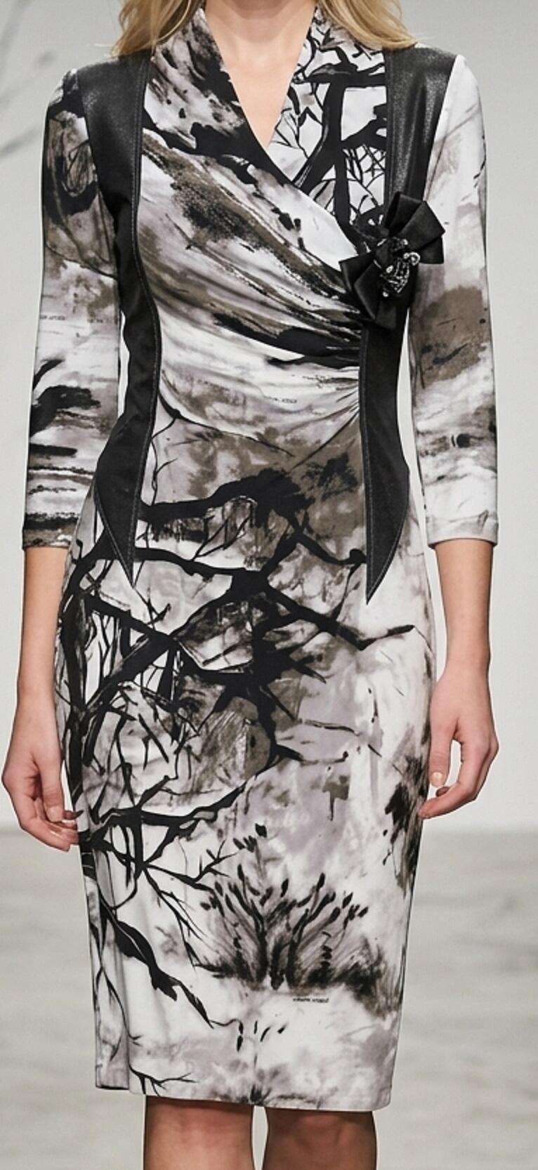 1069 Lined printed viscose sheath dress with faux leather inserts