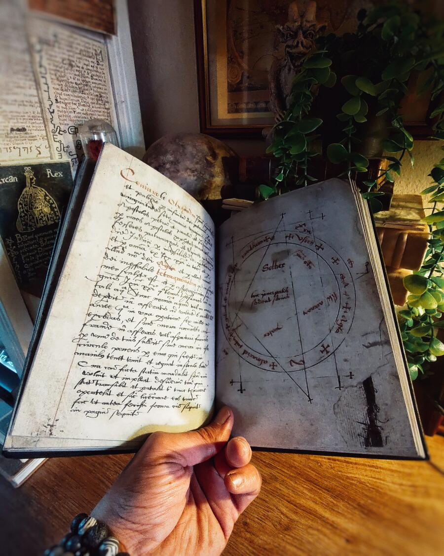 Tractatus de Nigromantia: Il Grimorio di Chetham - Manoscritto