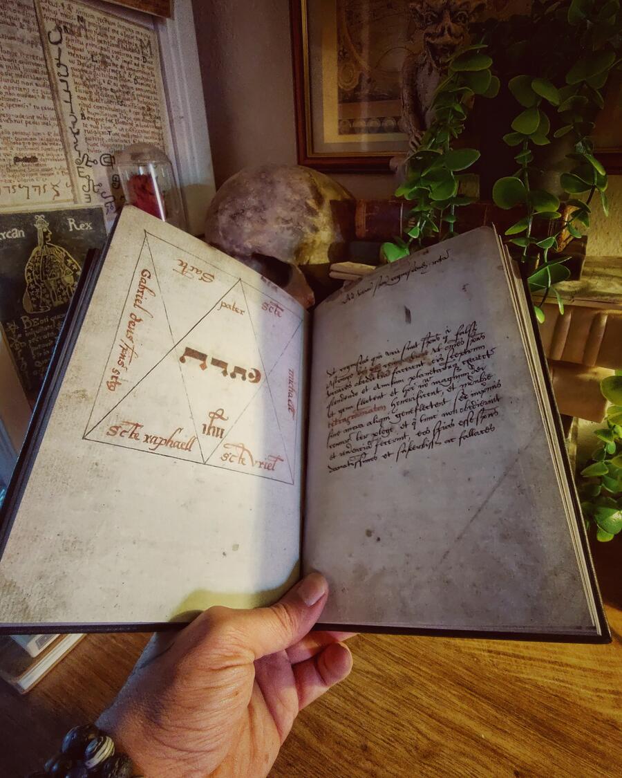 Tractatus de Nigromantia: Il Grimorio di Chetham - Manoscritto