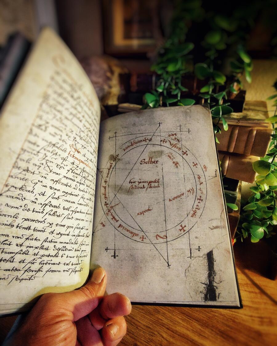 Tractatus de Nigromantia: Il Grimorio di Chetham - Manoscritto