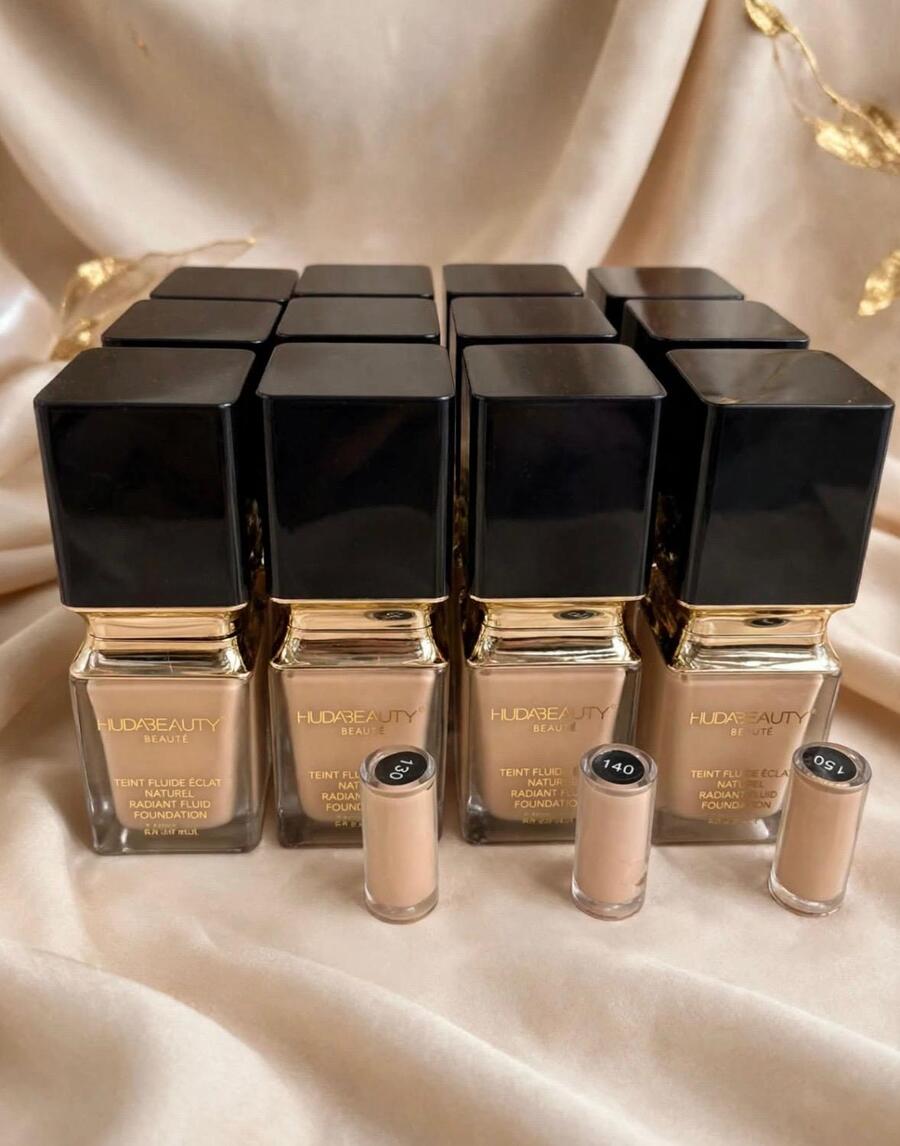 HudaBeauty Radiant Fluid Foundation [Conf.da 12 pezzi]