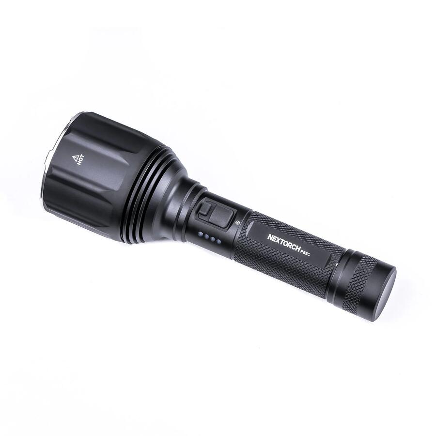 NEXTORCH P82C 2200 Lumens – Torcia Tattica Ricaricabile con Portata di 1100 Metri