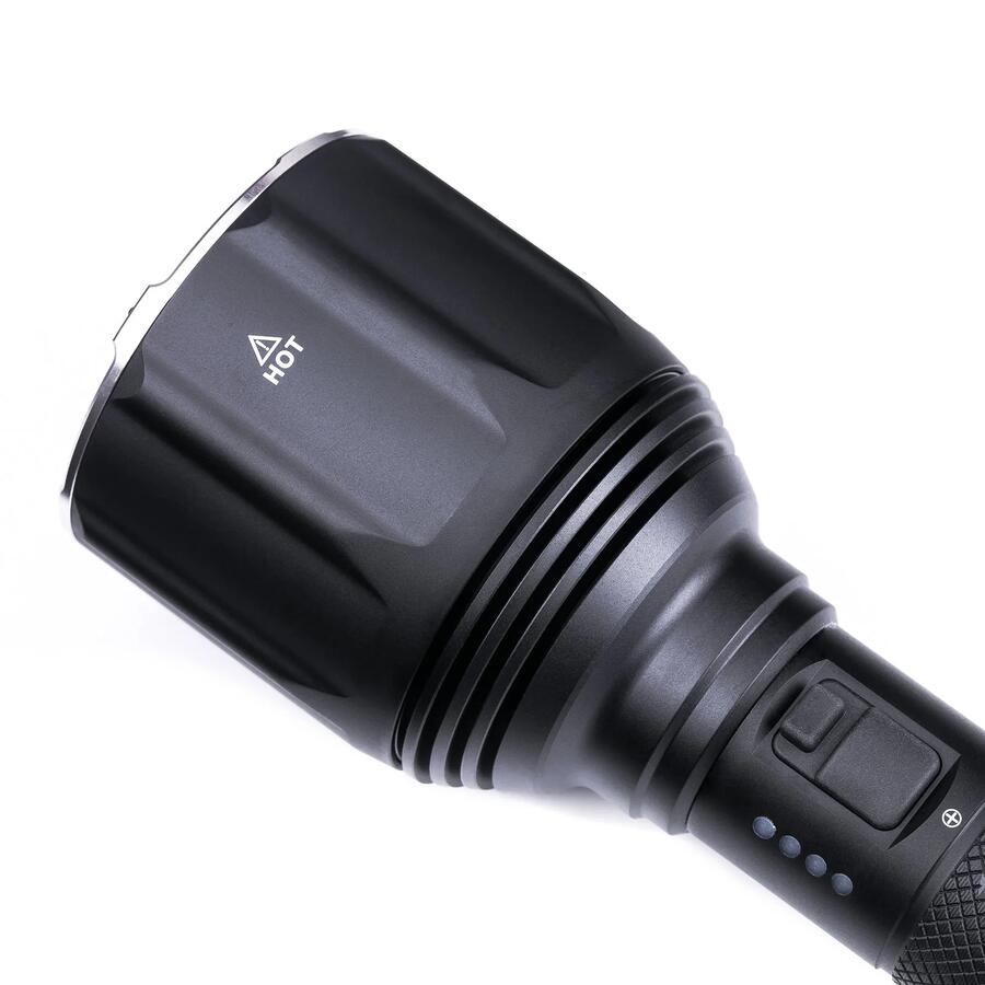 NEXTORCH P82C 2200 Lumens – Torcia Tattica Ricaricabile con Portata di 1100 Metri