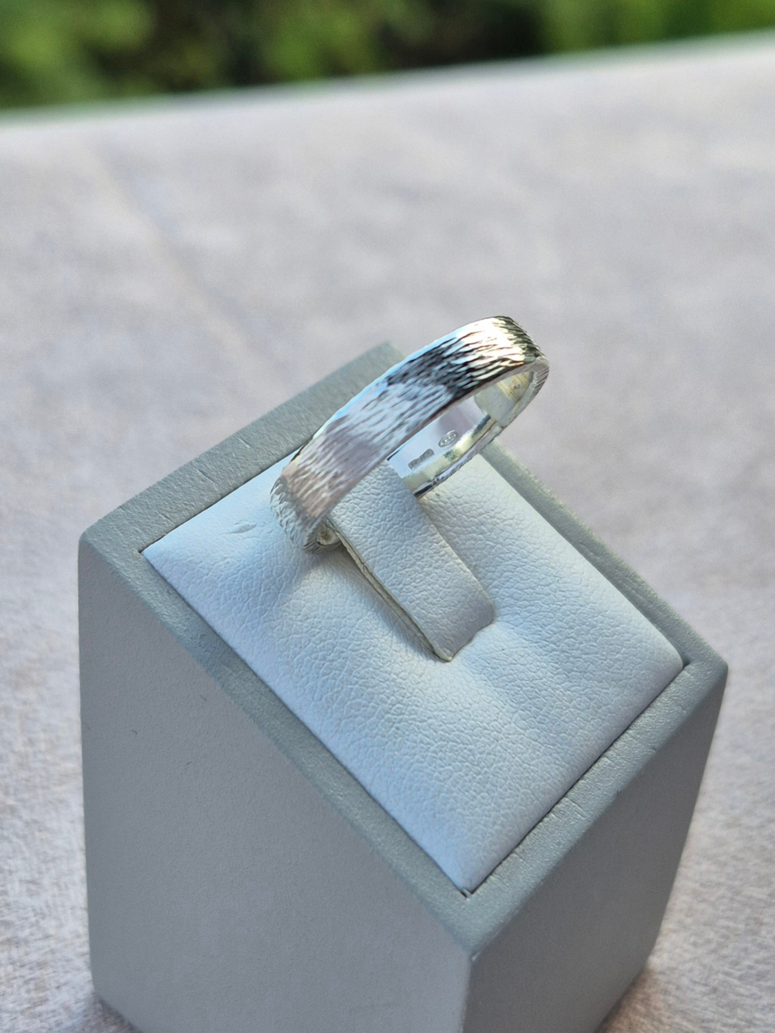 Anello Textured Minimal