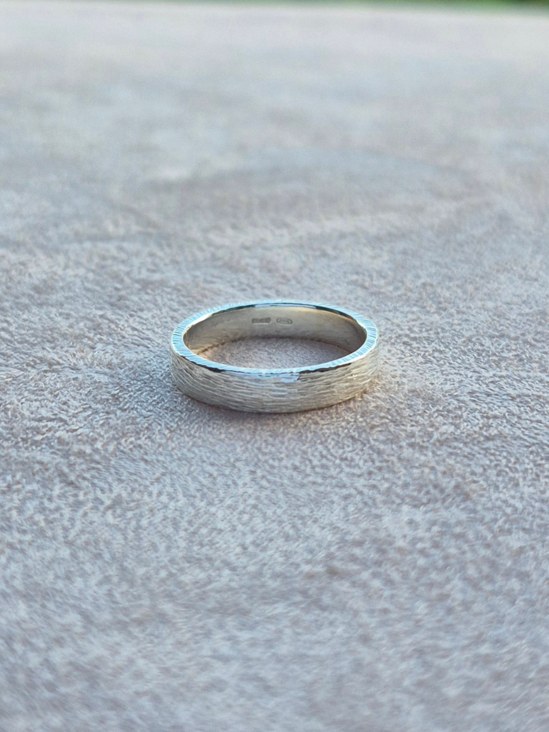 Anello Textured Minimal