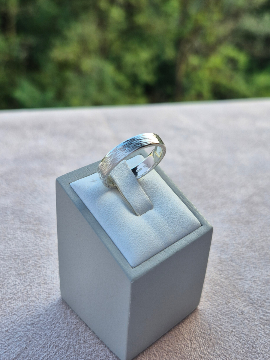 Anello Textured Minimal