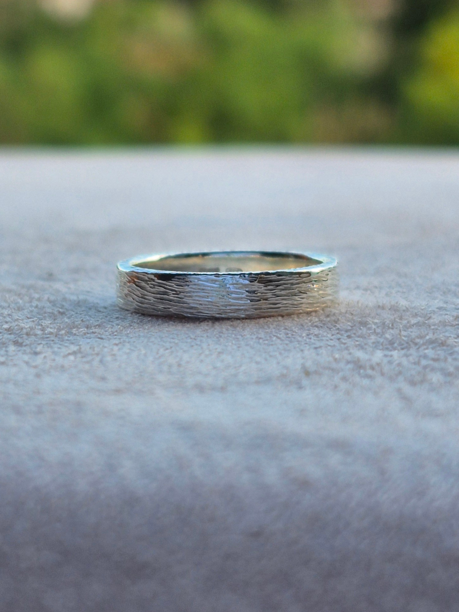 Anello Textured Minimal