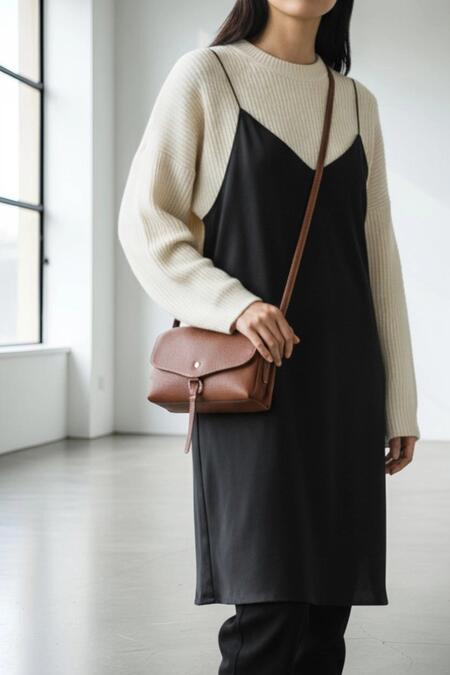 Borsa a tracolla minimalista con chiusura magnetica e zip