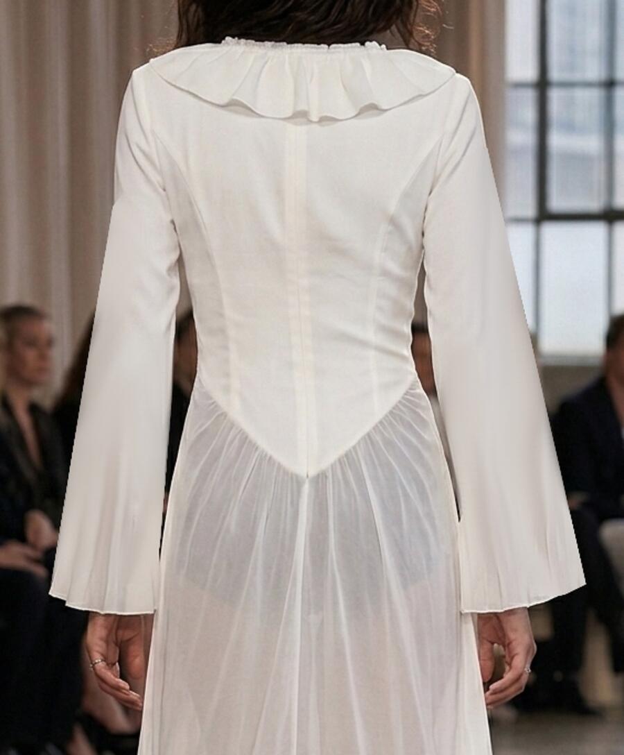 1077 Spolverino lungo bianco latte in lycra e tulle trasparente con maniche a pipistrello 