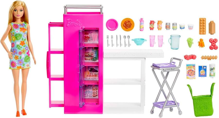 Barbie - Dispensa dei Sogni, playset estensione della cucina di Barbie con bambola inclusa e 25+ accessori, mobili per casa delle bambole e adesivi a tema cibo, giocattolo per bambini, 3+ anni