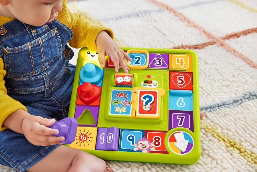 Fisher-Price - Pannello Interattivo di Cagnolino, versione multilingue, gioco sensoriale per neonati con luci e contenuti didattici Smart Stages, giocattolo per bambini, 9+ mesi