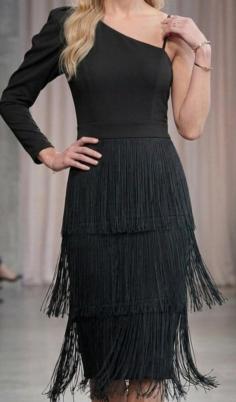 4-0152 abito mono manica con 3 file di frange