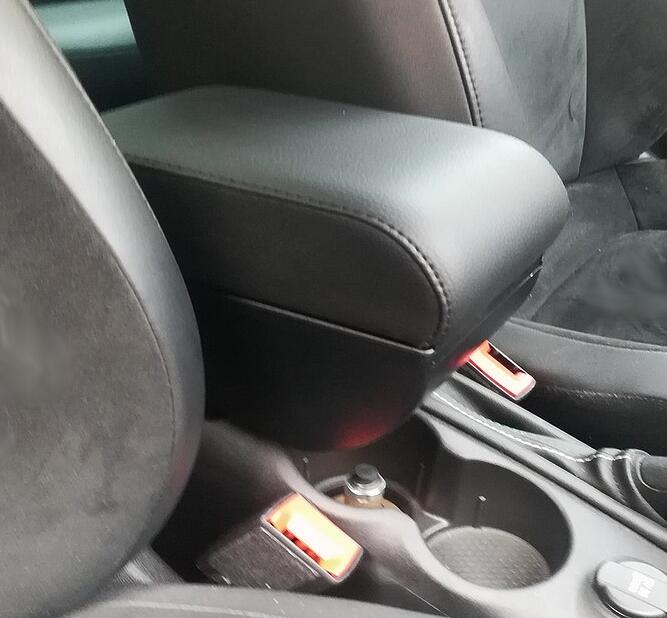 Adjustable armrest with storage for Alfa Romeo Giulietta