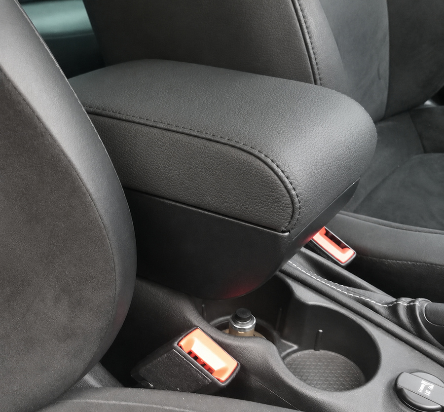 Adjustable armrest with storage for Alfa Romeo Giulietta
