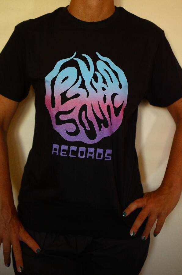T-SHIRT  "PSYKOSONIC LOGO"   BLACK OR WHITE CLIQUE QUALITY COTTON 100%