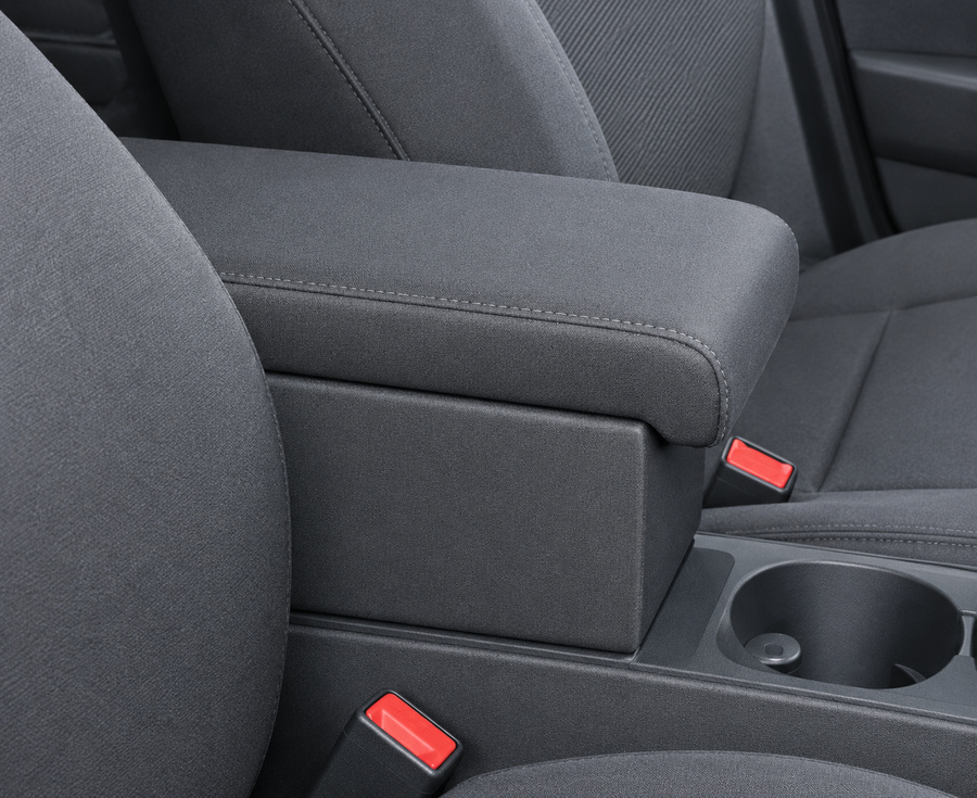 Armrest with storage for BMW X3