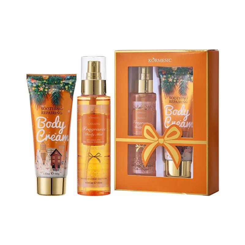 KORMESIC SET DI NATALE CREMA CORPO DA 100 gr+BODY MIST DA 120 ml
 [Quantità minima per ordine è di 6 pezzi]