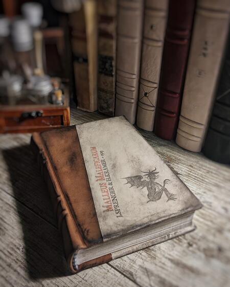 MALLEUS MALEFICARUM in INGLESE - Traduzione di Montague Summers, sull'edizione del 1489 (John Rodker publisher, 1928)