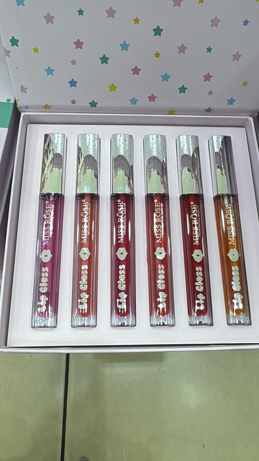 MISS ROSE SET DA 6 LIPGLOSS

 [Conf.da 3 set]