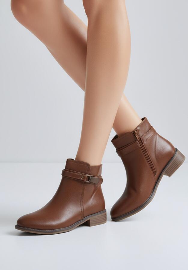 Stivaletto ecopelle tacco basso cuoio 