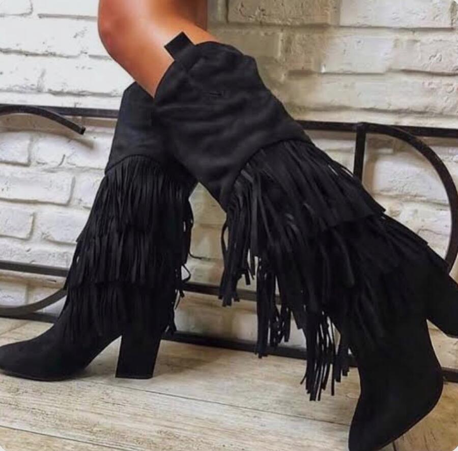 Stivale camoscio con frange tacco modello camperos