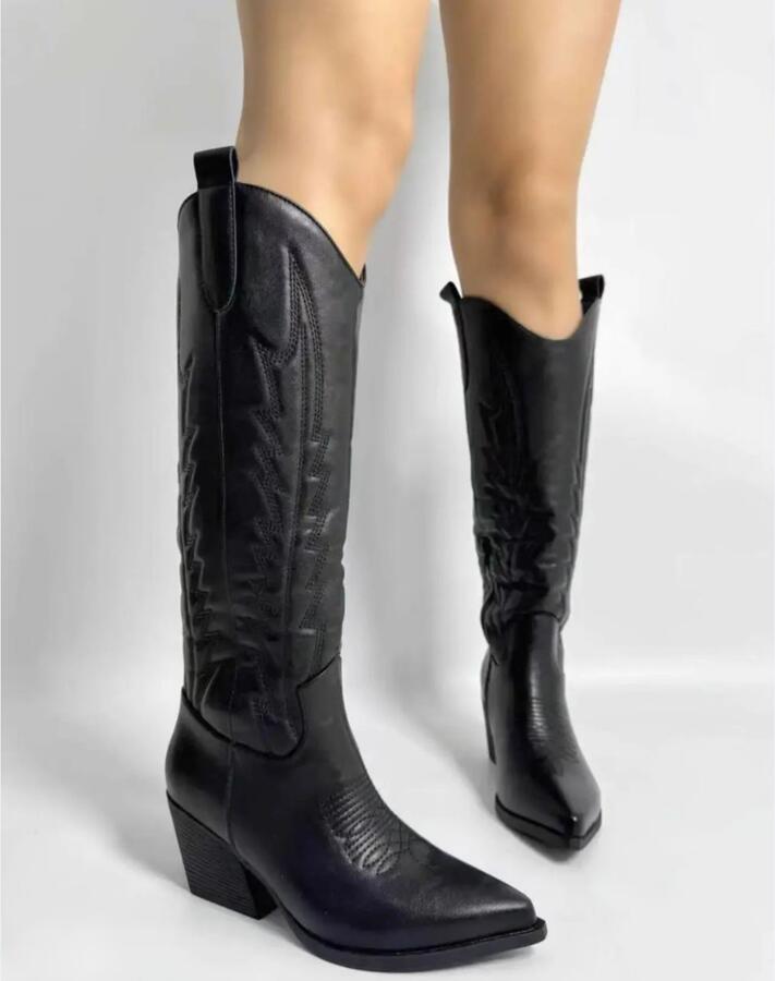 Stivale alto camoscio modello camperos maculato