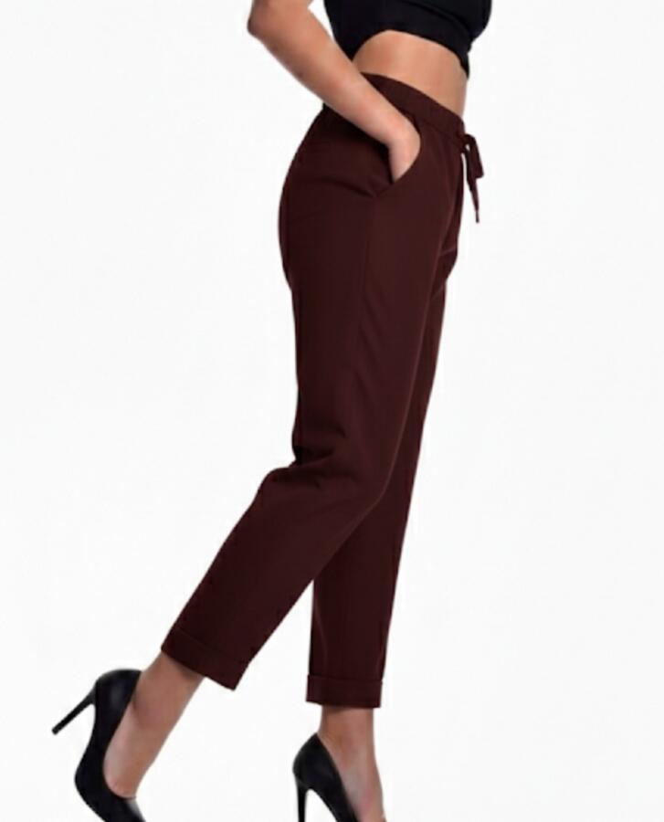 Pantalone con laccetto e piega modello classico sportivo vari colori