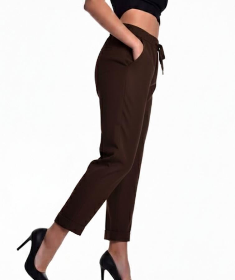 Pantalone con laccetto e piega modello classico sportivo vari colori