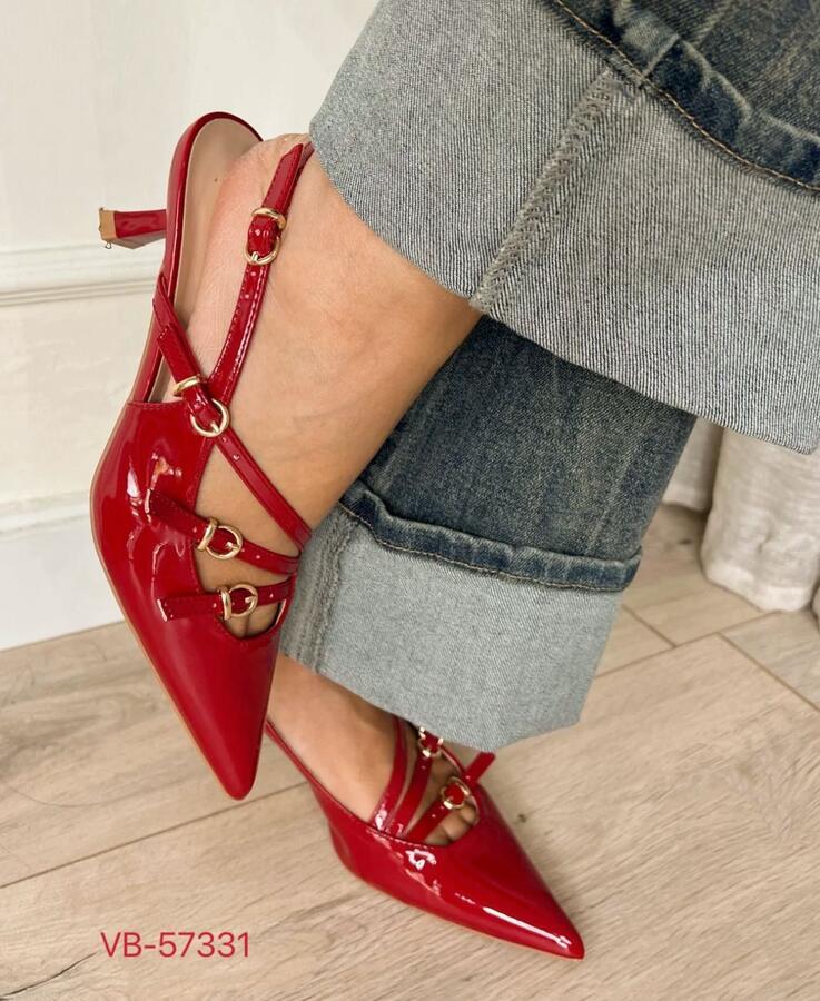 Dècollettè rosso lucido aperto dietro con fibbiette numeri disponibili 36 al 41