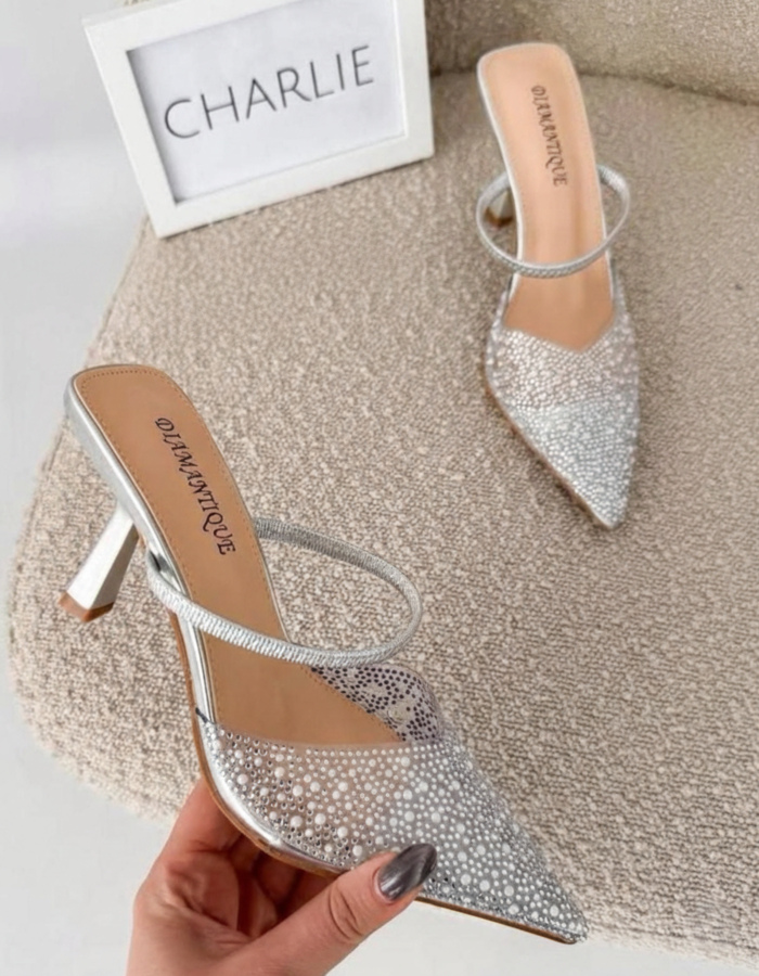 sabot gioiello con tacco a spillo di media altezza, caratterizzato da un design elegante e luminoso nuemeri 36/40