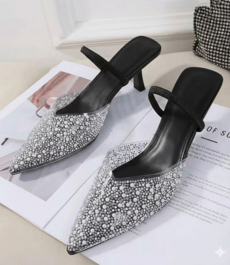 sabot gioiello con tacco a spillo di media altezza, caratterizzato da un design elegante e luminoso nuemeri 36/40