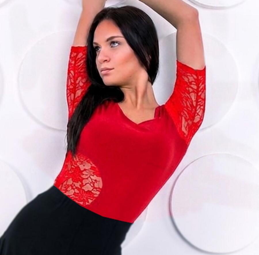 Maglia elastica in tessuto tecnico con inserti in pizzo U372