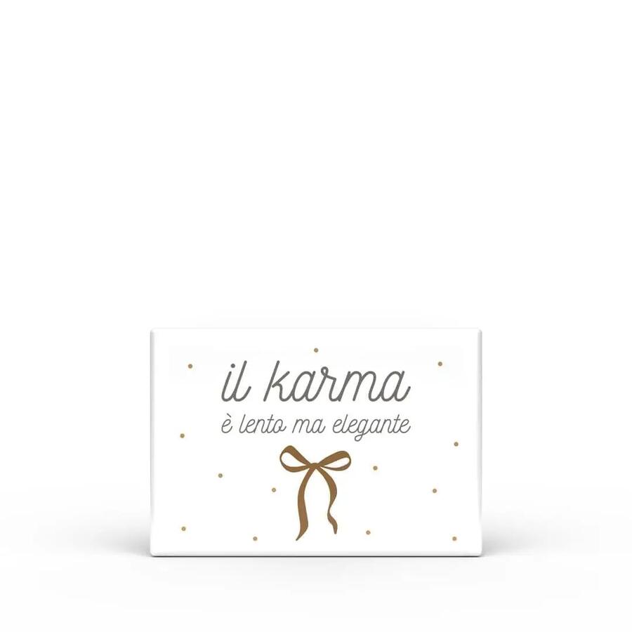 L'Angolo delle Idee Calamita Rettangolare "Parole Sante" — legno laccato 8x5,5 cm, 16 frasi ironiche a scelta