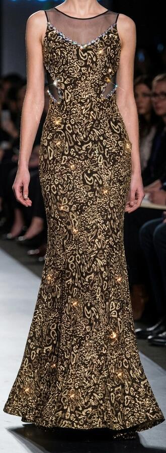 1020 Long dress with shiny silver or gold spotted embroidery
