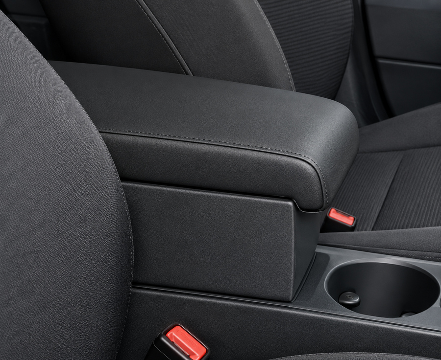 Armrest with storage for BMW X3
