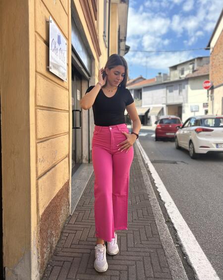 NOVITÀ Jeans wide leg taglio vivo fucsia